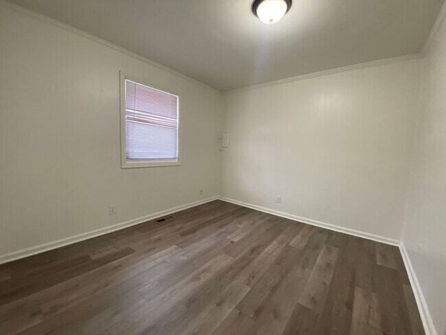 Building Photo - Inglewood 2/1 Duplex - Renovated - Fenced ...
