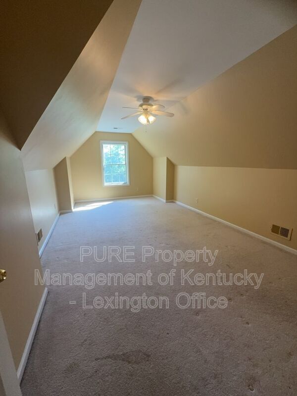 Building Photo - 4844 Clifford Cir
