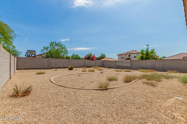 Building Photo - 4803 N 92nd Ln