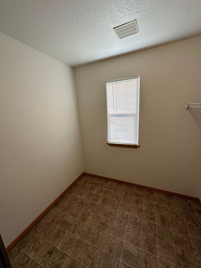 Building Photo - 6438 Trestle