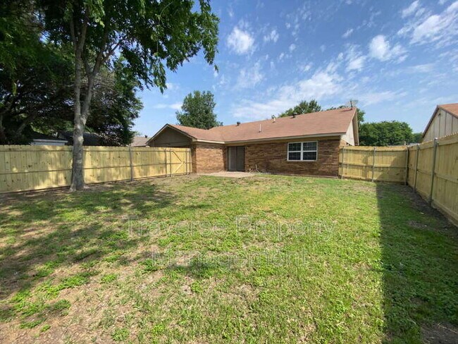 Building Photo - 7414 Emory Oak Ln