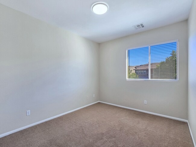 Building Photo - 5389 Hollymead Dr