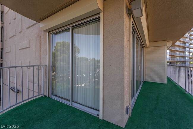 Building Photo - 3111 Bel Air Dr