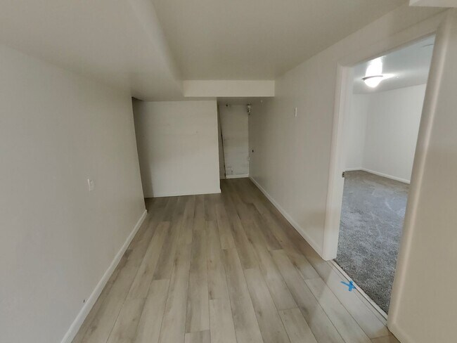 Building Photo - 6 W 1400 S
