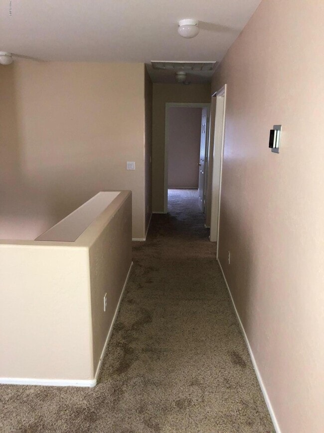 Building Photo - 22821 W Cantilever St