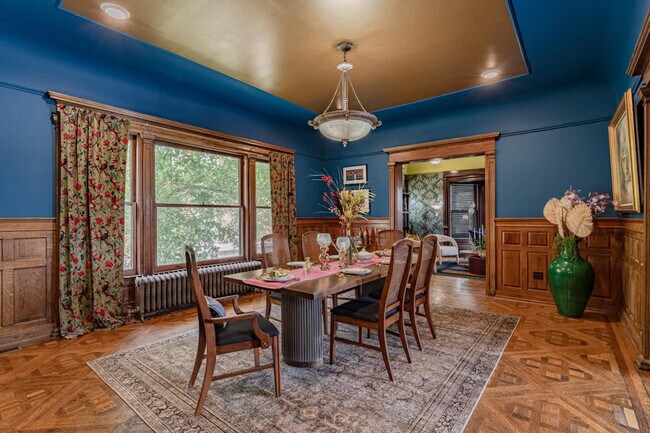 Building Photo - 258 W Market St