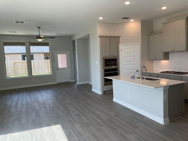 Building Photo - 24227 Cedar Colony Dr