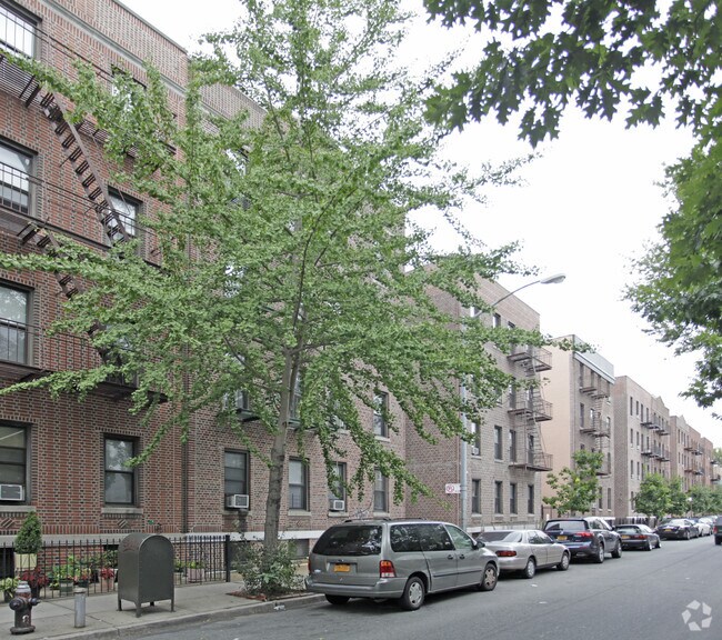 Building Photo - Casino Court