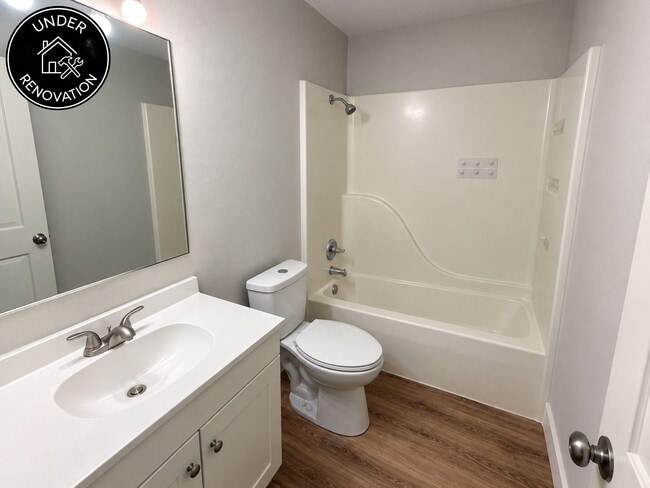 Building Photo - 7220 N Moberly Dr