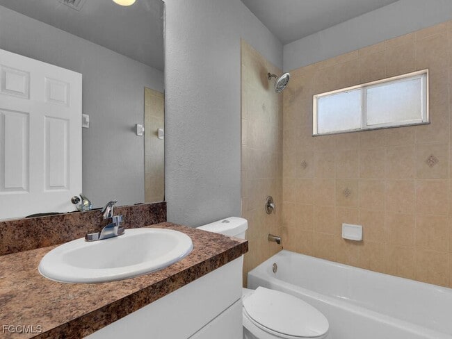 Building Photo - 801 Meadow Rd