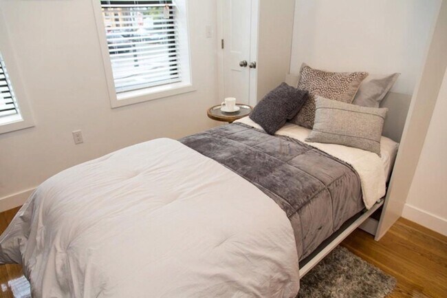 Building Photo - CHELSEA/BOSTON NEW LUXURY STUDIO- NO BROKER FEE! NO BROKER OR RENTAL FEES & FULLY FURNISHED!!