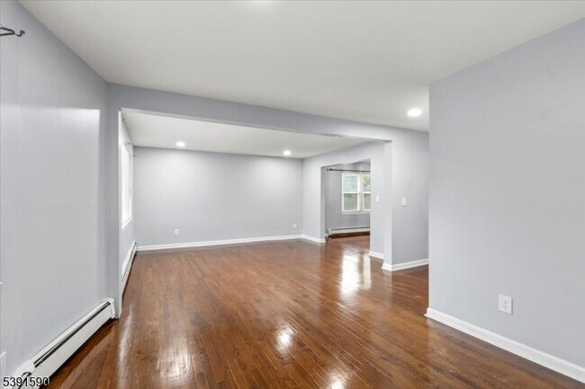 Building Photo - 1034 Burnet Ave