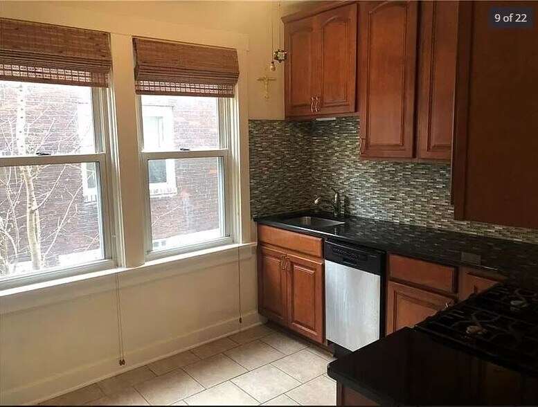 Kitchen - 3847 Brighton Rd