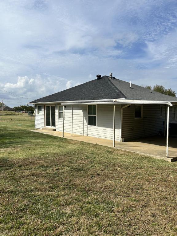 Building Photo - 3007 E Corona St