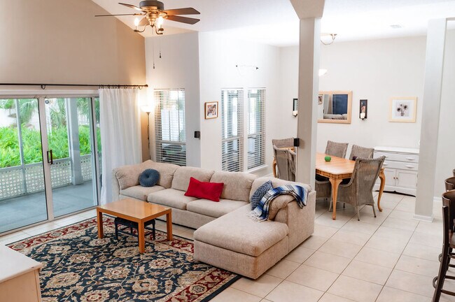 Building Photo - 2009 Paradise Oaks Ct