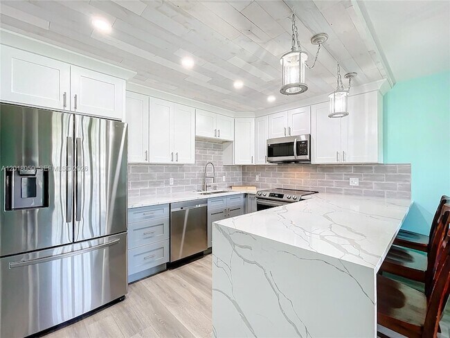 Building Photo - 226 Newport Dr