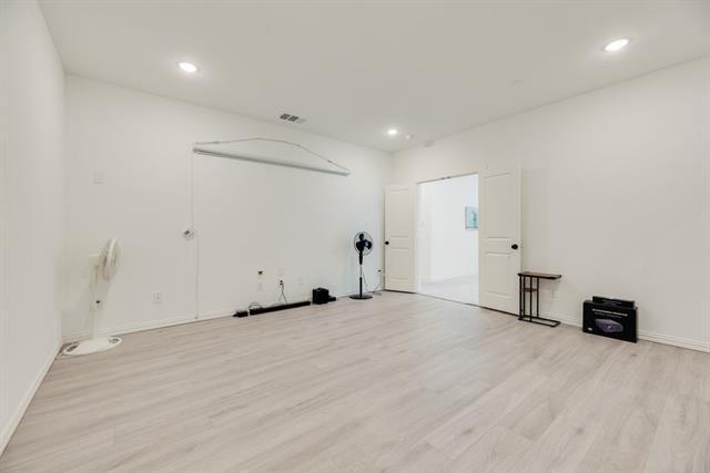 Building Photo - 1220 Grass Holw Pl