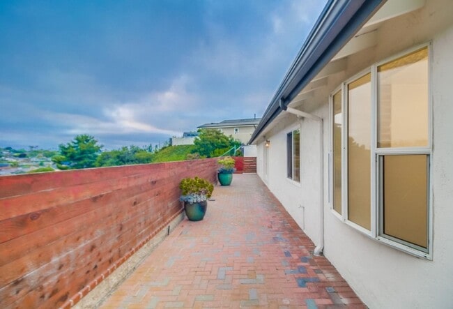 Building Photo - Beautiful house in heart of Point Loma