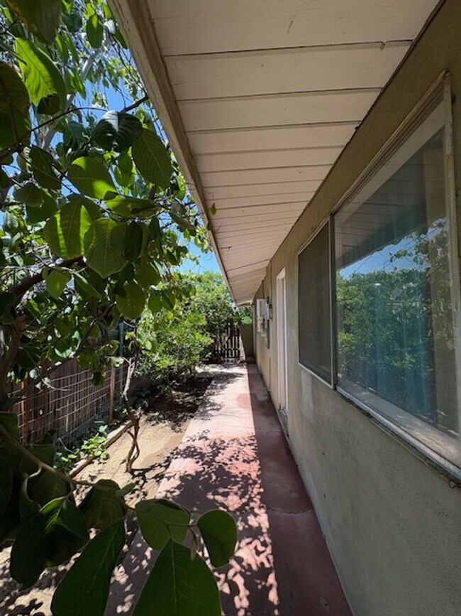 Building Photo - Redlands 4 Bedroom Home