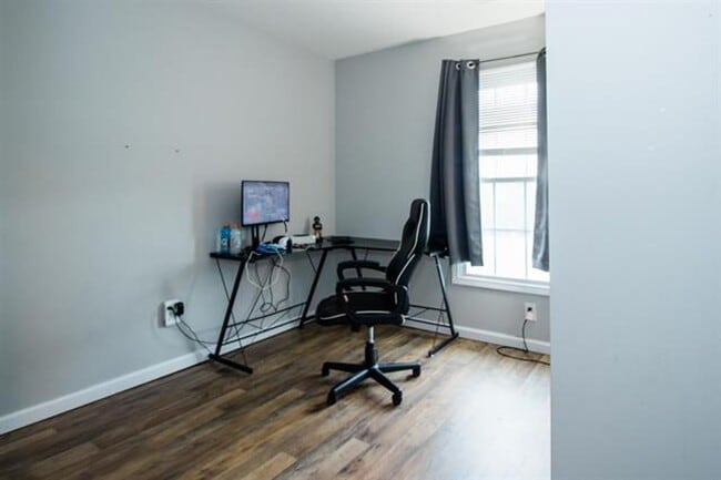 Building Photo - 3 Bedroom Townhouse in New Market