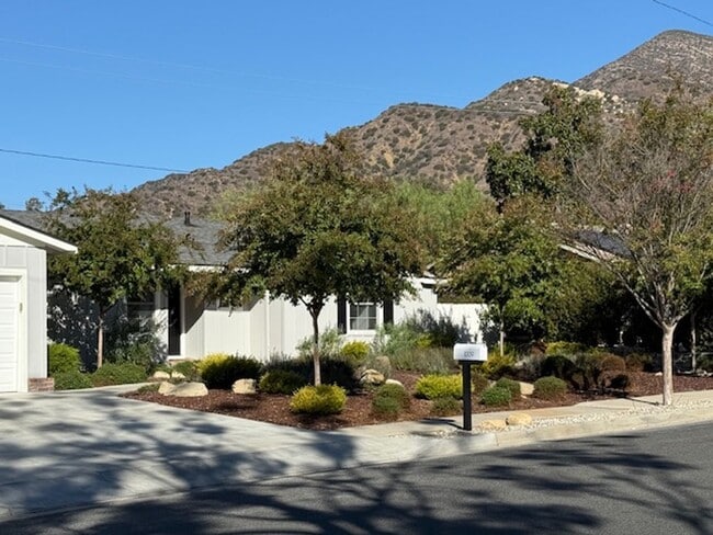 Building Photo - Prime Ojai Location!