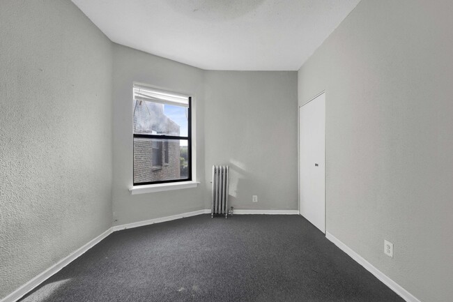 Building Photo - 6225 S Dorchester Ave