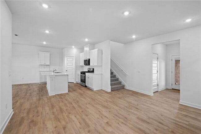 Building Photo - 4670 W Aurora St