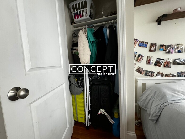 Building Photo - 14 Parker Hill Ave