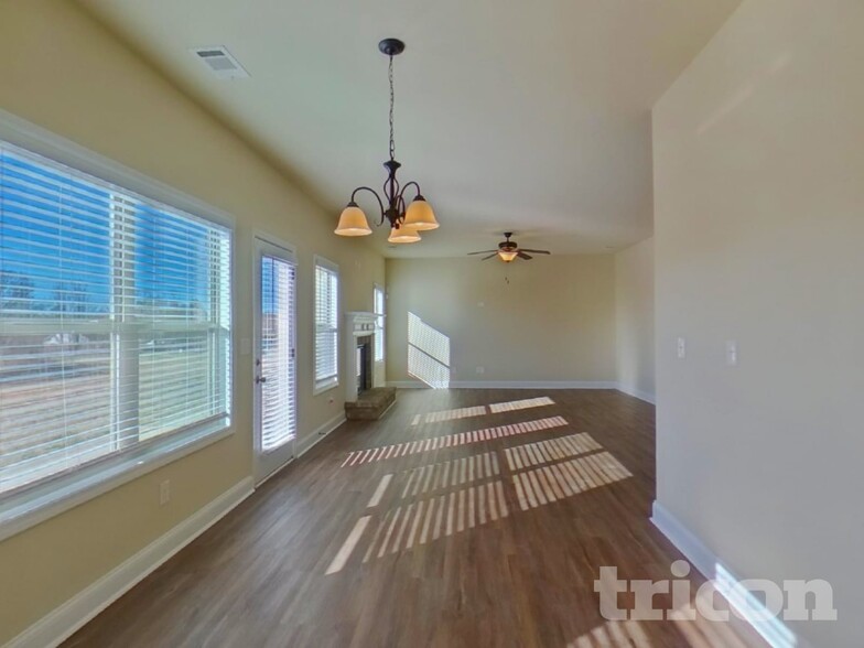Building Photo - 127 Massey Ln