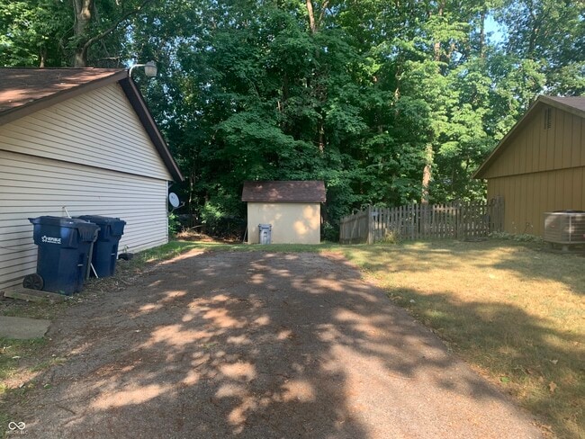 Building Photo - 333 Beechwood Ct
