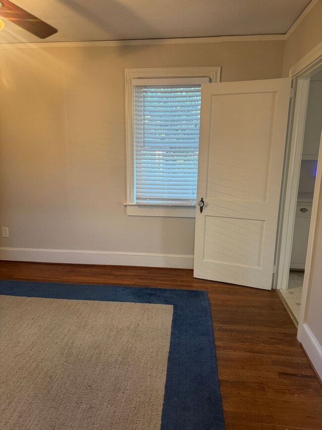 Building Photo - Fantastic Location & Price......More pictu...