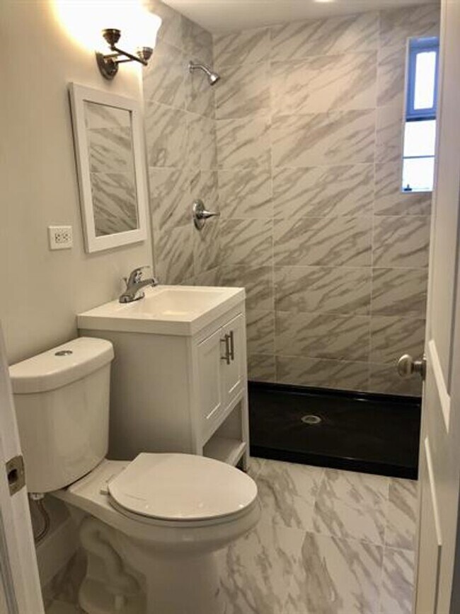 Building Photo - 4240 Gilbert Ave