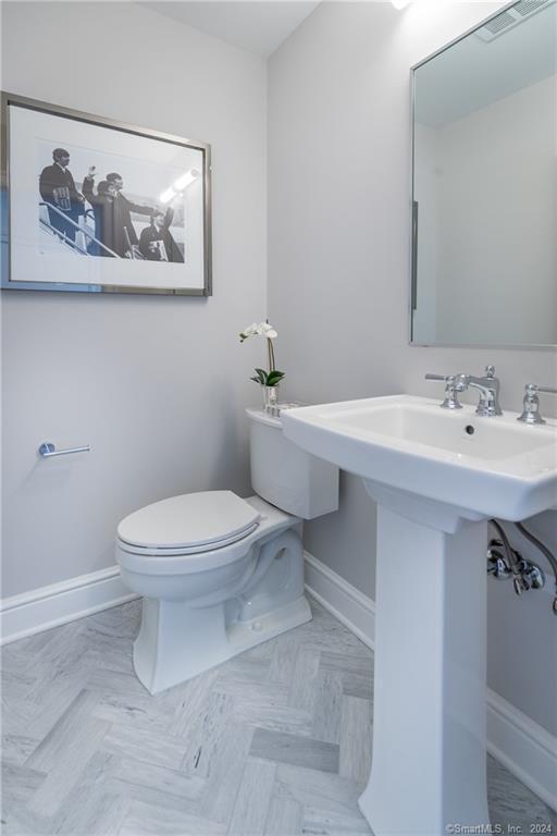 Building Photo - 201 Main St