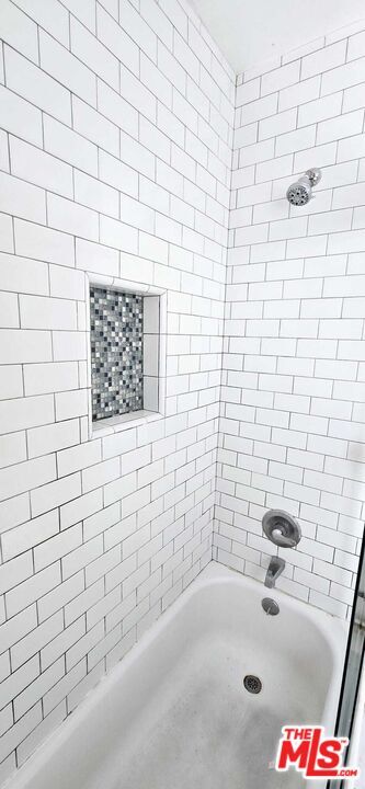 Building Photo - 158 S Elm Dr