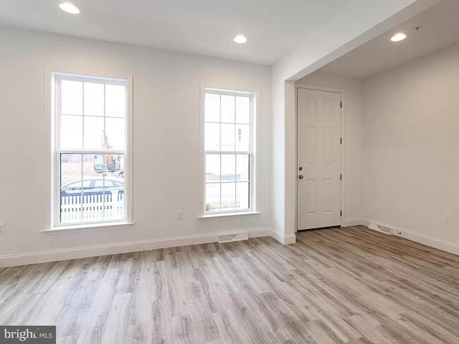 Building Photo - 215 Hoke Farm Way
