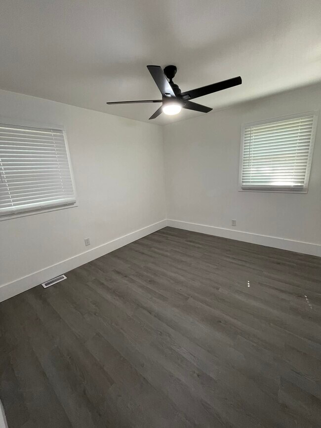 Building Photo - 608 Crawford Rd