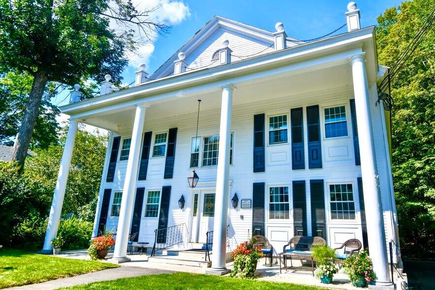 Building Photo - 278 Main St