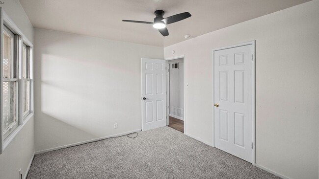 Building Photo - Cozy and Cute 2bedroom 1 bathroom duplex in Vallejo!