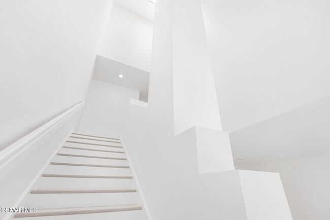 Building Photo - 4240 Lost Hills Rd