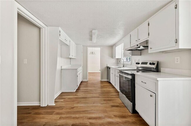 Building Photo - 208 S Rockborough Ct