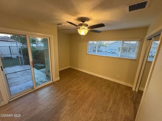 Building Photo - 2049 Sebring St