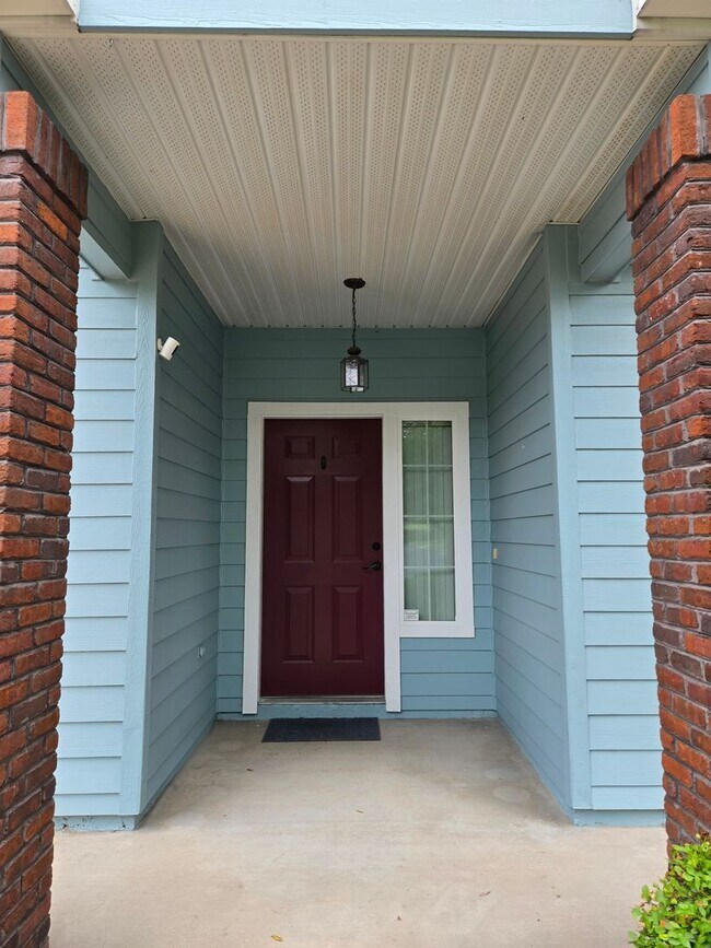 Building Photo - Beautiful & Spacious 3-Bedroom Home in Gated Community – 2-Car Garage!