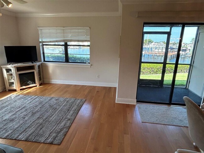 Building Photo - 608 Yardarm Dr