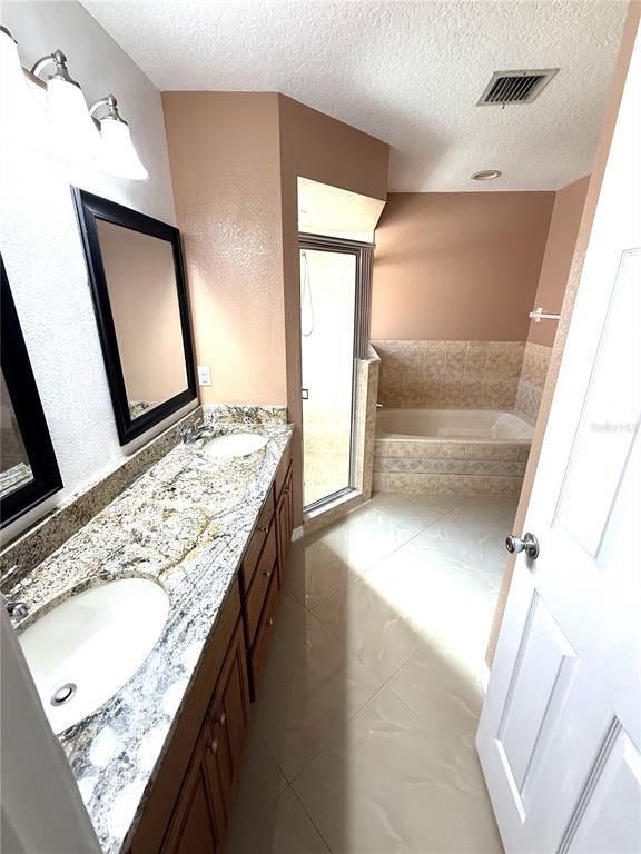 Building Photo - 9217 Valencia Palms Dr