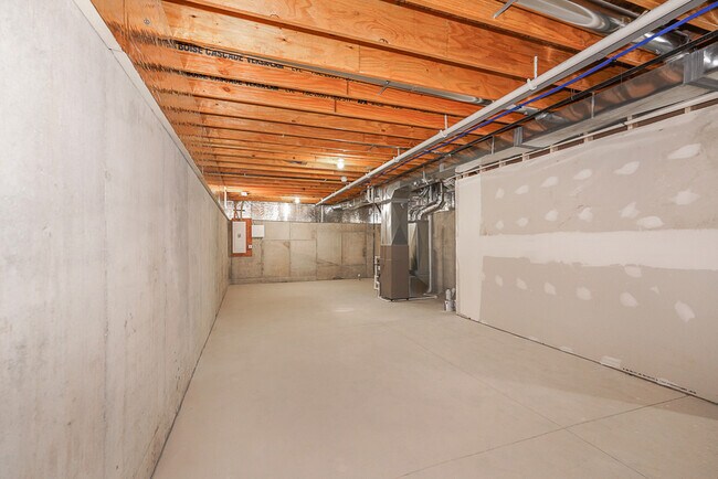 Building Photo - 2184 E 97th St