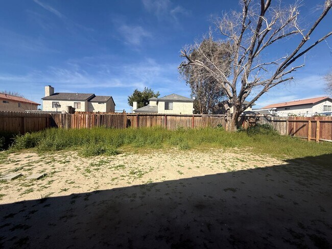 Building Photo - Available Now! Lancaster 4 Bed + 3 Bath