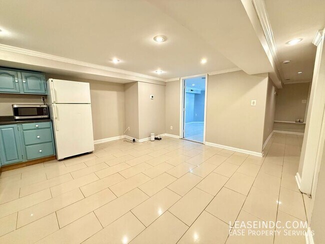 Building Photo - 1207 6th St NE