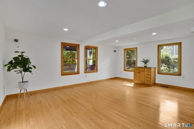 Building Photo - 228 N Granby Rd