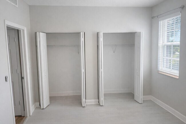 Building Photo - 356 Moorings Dr