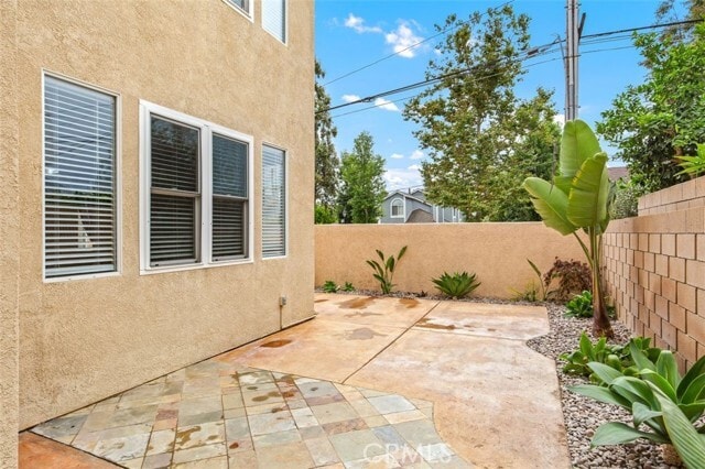 Building Photo - 2545 Santa Ana Ave